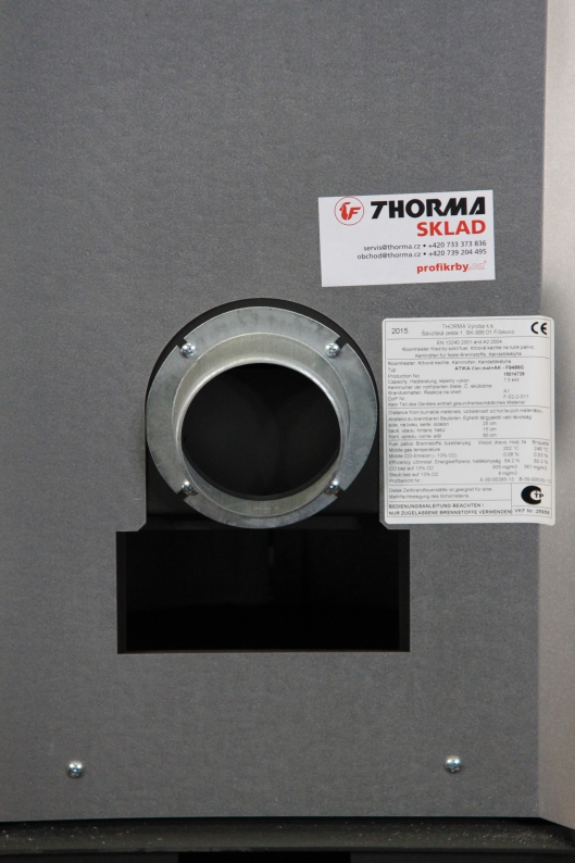 Sloupová krbová kamna THORMA Filakovo - Exkluziv Line - Krbová kamna ATIKA PLUS keramika černá-matná s akumulací, černý lak